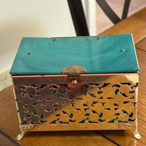 Pamart Green Lucite Celluloid Footed Trinket Jewelry Box as is